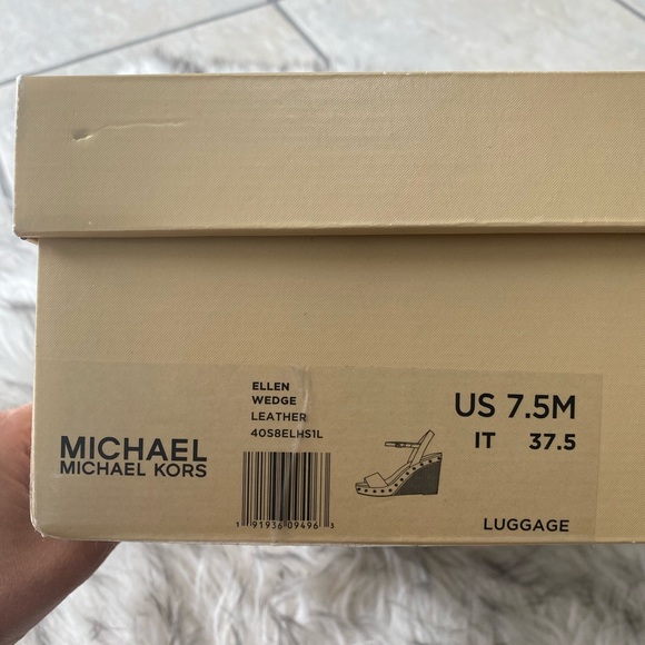 🎉Host Pick! NEW IN BOX! MICHAEL Michael Kors Ellen Wedge - Size 7.5. - Picture 10 of 13